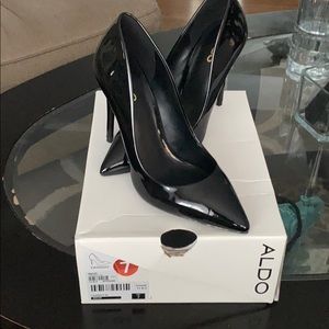 Glossy stilletos Aldo heels size 7